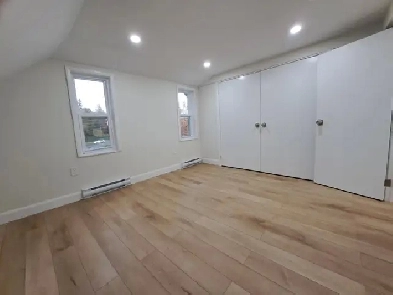 Stunning 4-Bedroom Apartment with Loft - Near Downtown Oshawa Image# 6