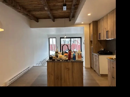 Magnifique grand 4 1/2 sur 2 étage RÉNOVÉ Libre Image# 10