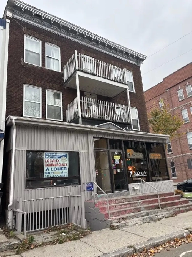 Local commercial  louer Marie Incarnation environ 300 pc