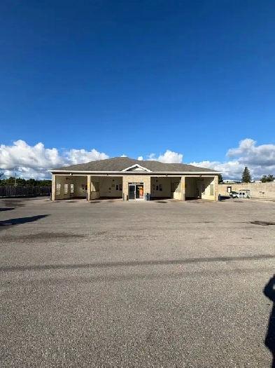 AUTOMATIC TOUCH-LESS CAR WASH with Additional 4 SELF SERVE BAYS Image# 7