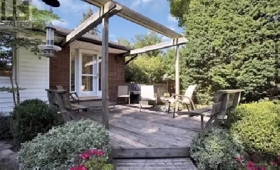 Spacious room for single female in 4 bed 2 bath house Image# 3