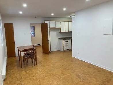 Beau 3 1/2 nouvellement rafraichi, près de tous les services Image# 6