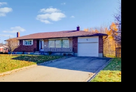 Bungalow backing onto Park Image# 7