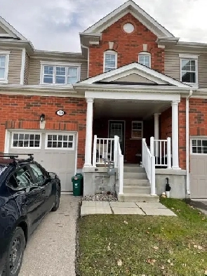 Executive 3 bd 2.5 bath in Kitchener for rent avail immediately Image# 9