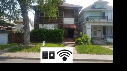 Modern Pet Friendly 3 Bedroom Apartment For Rent Include Parking Image# 10