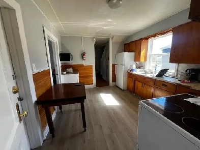 Single rooms available  - 25 Ling Glace Bay Image# 1