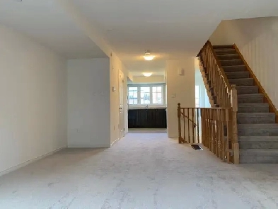 FOR RENT – 2 Bedroom Townhouse in Oshawa (Simcoe & Winfield) Image# 2