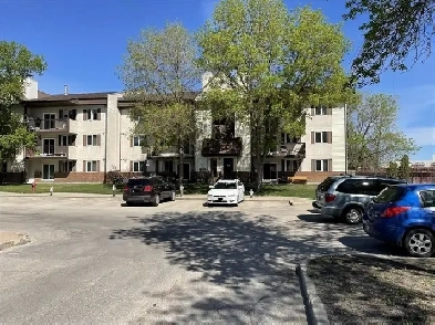 2 Bedroom Condo for Rent – 1048 Bairdmore Image# 7