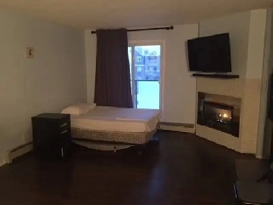 A large room is available for rent in NW  Edgemont Calgary