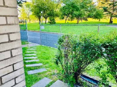 NOW AVAILABLE CONDO CORNER GROUND LEVEL PATIO/BACKYARD ENTRANCE! Image# 21