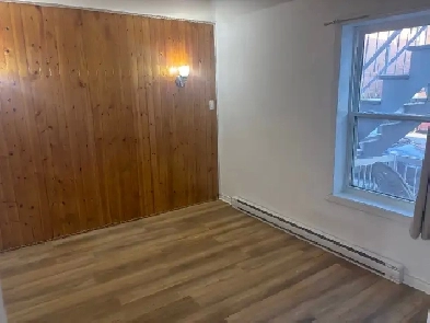 Metro St-Henri:Bottom floor 2 BDR with internet, appliances,yard Image# 12