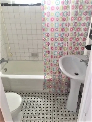 3 12 perfectly situated near LAcadie Metro