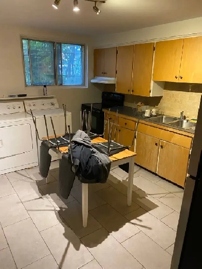 4 1/2 meublé Image# 3