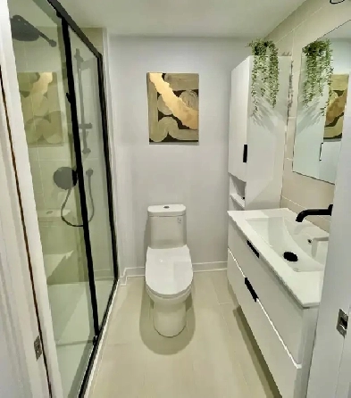 Fully furnished new big studio in heart of DT Montreal near UQAM Image# 5