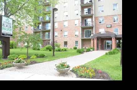 3 1/2 Charlesbourg - Piscine - jardins - janvier 2026 Image# 16