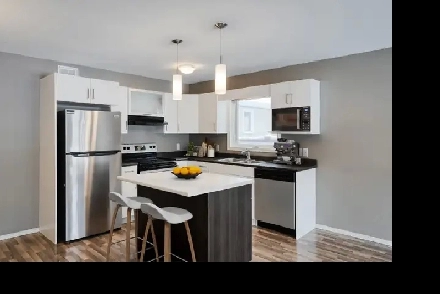 SPACIOUS Duplex in Mitchell! Move in Ready! Image# 8