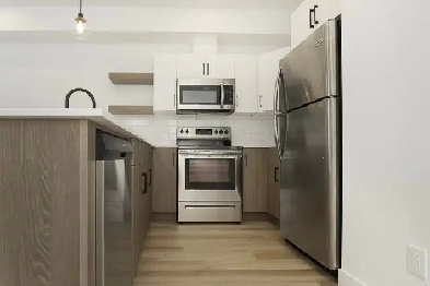 LUXURY 2 Bedroom Apartment! With Fitness Centre! Image# 8