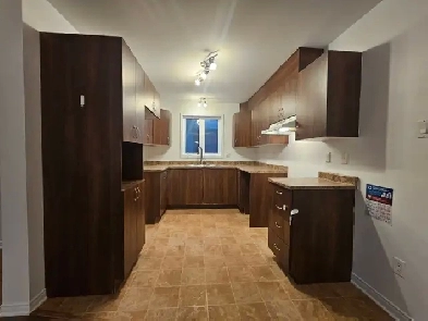 APPARTEMENT 3 CHAMBRES ENTIÈREMENT RÉNOVÉ – Aylmer (Gatineau) Image# 8