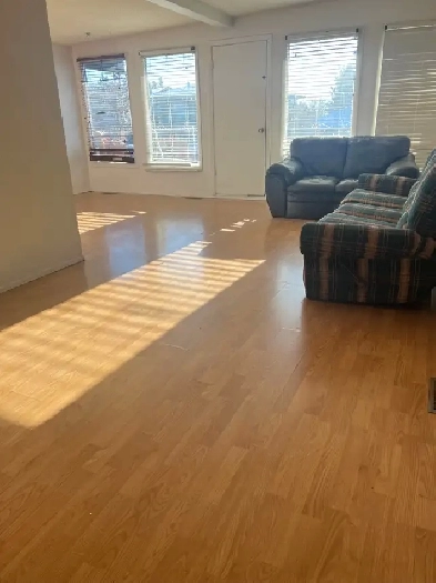 All Utilities  WiFi included Balcony 5 min Franklin Ctrain