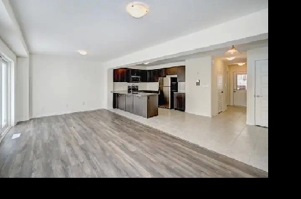 LIVE LARGE! – 4.5 Years Old Townhome 3 Bedroom   2.5 bathroom Image# 9