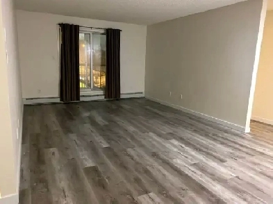 $1750 ONLY - Beautiful 2 bed/2 bath condo in West Edmonton Image# 4
