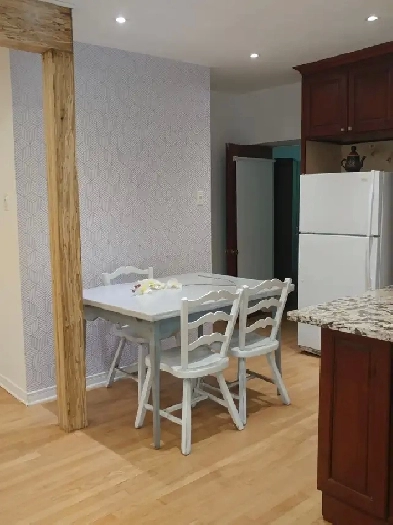 Berri-Uqam Chambre meublee tout inclut-Room fully furnished Image# 5