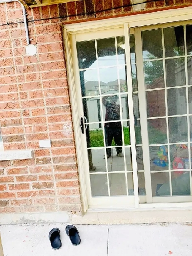 1 bedroom walkout basement Image# 3