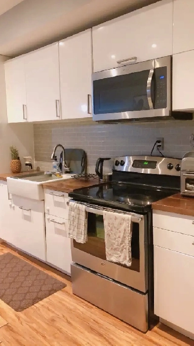 Furnished Private Unit w/ Separate Entrance (Utilities Included) Image# 3