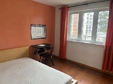 Private room near Warden station on a main floor Image# 5