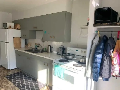 For Rent two Bedroom One Bathroom 2nd floor Suite in Castlega Image# 1