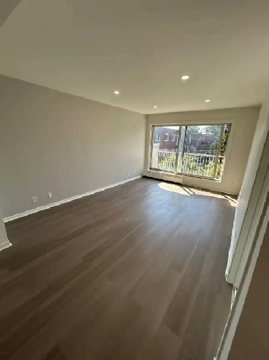 3 1/2 Apt LIBRE Visite entre 11:00 a 3:00 du Lundi au Vendredi Image# 1