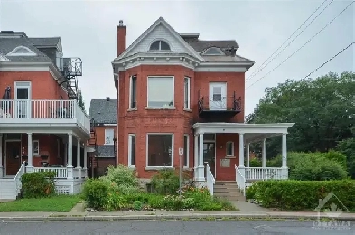 Bright two-bedroom apartment located in charming Sandy Hill Image# 7