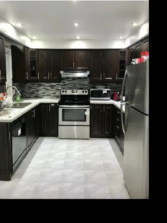 Furnished Bedroom Available Now - Mavis & Eglinton Image# 3