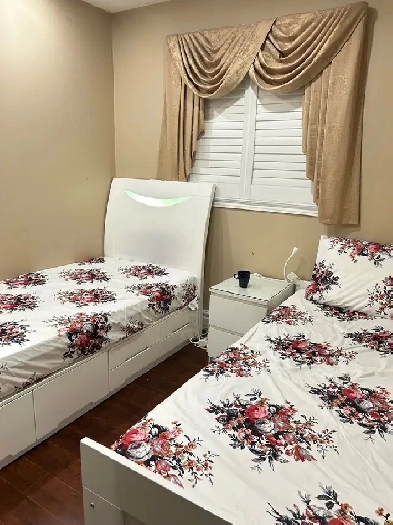 SHARED ROOM ONLY FOR GIRLS NEAR SHERIDAN Image# 1