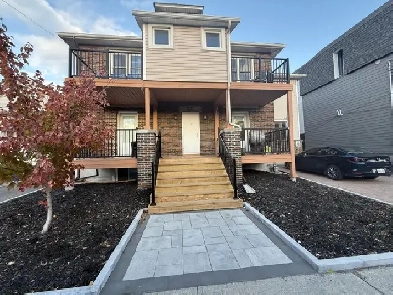 Amazing and spacious 3 bedroom in prime location Image# 2