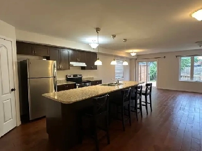 SPACIOUS, Family Home In Quiet Neighbourhood - 334 Middlefield Image# 8