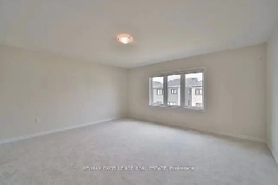 Master bedroom  for rent in a 4 bedroom detached house Image# 5