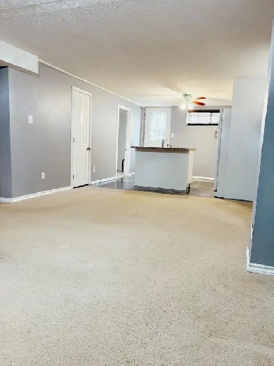 Bright 1 1 Walkout Basement Apartment – Thornhill Image# 2