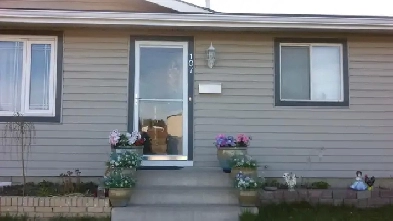 Two bedrooms basement in Marlborough Park for rent Image# 1