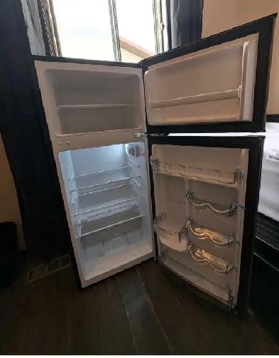 ROOM FOR RENT Image# 5