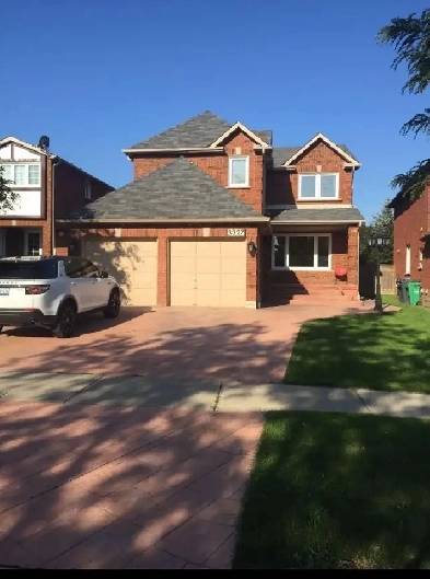upstairs room (clean/bright/quiet)Dundas/Winston Churchill Jan1 Image# 6