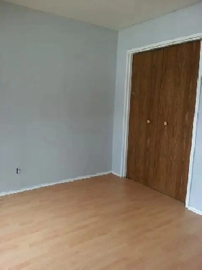 Style Condo 4 1/2 Ouest de l'ile PRES DE TOUT Image# 6