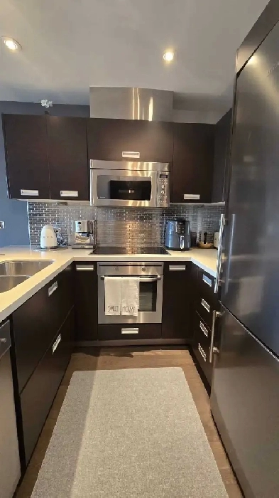 1 Den luxury Furnished condo for rent, Toronto Image# 5