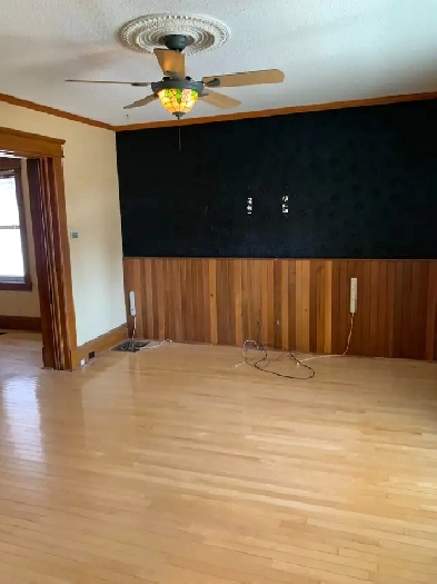 Great Barrie Location - (3) Bedroom House For Rent Image# 3