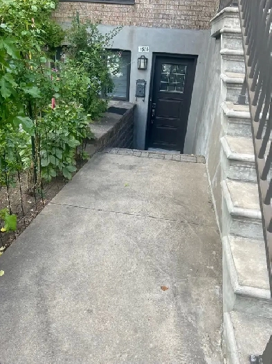 3 1/2 Ahuntsic Image# 10