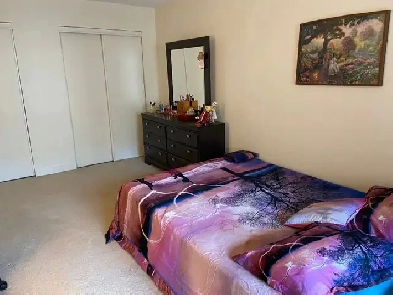 Master bedroom for rent in Downtown Calgary Image# 14