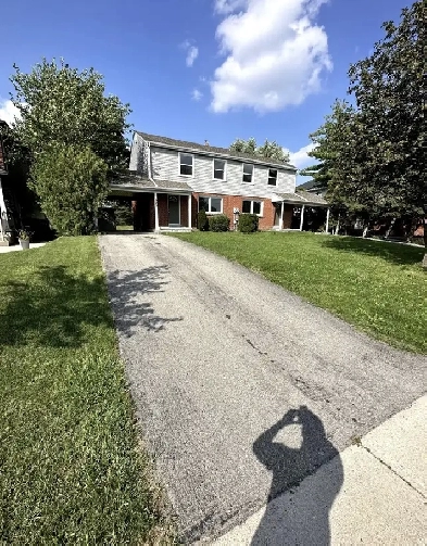 GORGEOUS 3 BEDROOM IN STONEY CREEK Image# 4