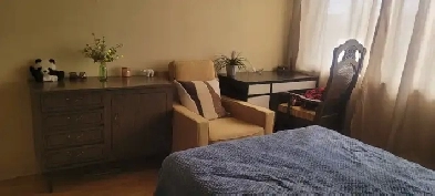 Chambre meublée proche de métro Sauvé disponible pour une femme Image# 4