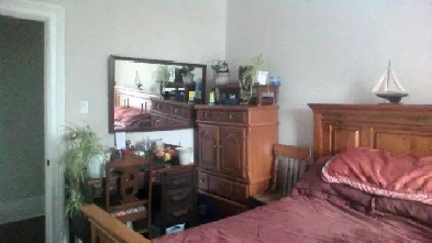 Quiet one bedroom in spacious 2 bedroom apt. Image# 4