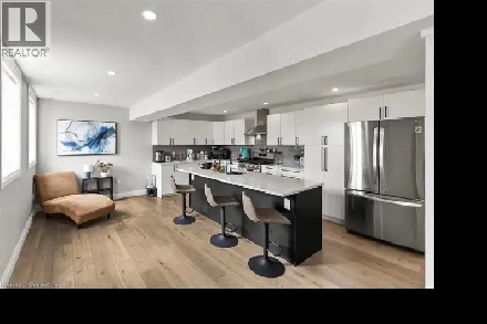 Roommate Wanted  Room Available in a 3 Bedroom Triplex Apartment Image# 9